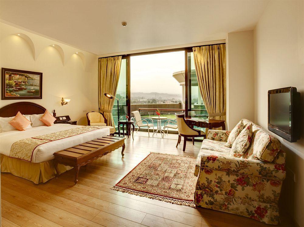 Vilasa Lall Ji Resort Далхаузи Экстерьер фото